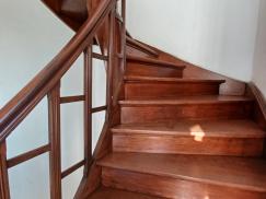 Restaurierte Holztreppe 