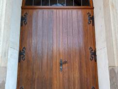 Kirchenportal mit Oberlicht