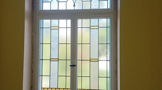 nachgebautes Fenster mit Bleisprossen